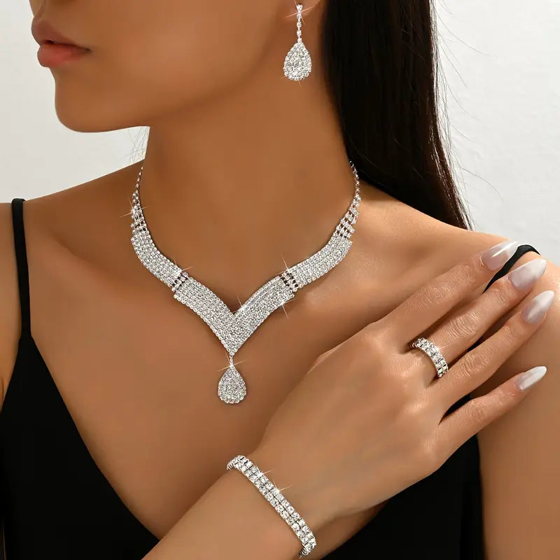 1 Necklace + 1 Pair of Earrings + 1 Bracelet + 1 Ring Four-Piece Jewelry Set Suitable for Casual Attire