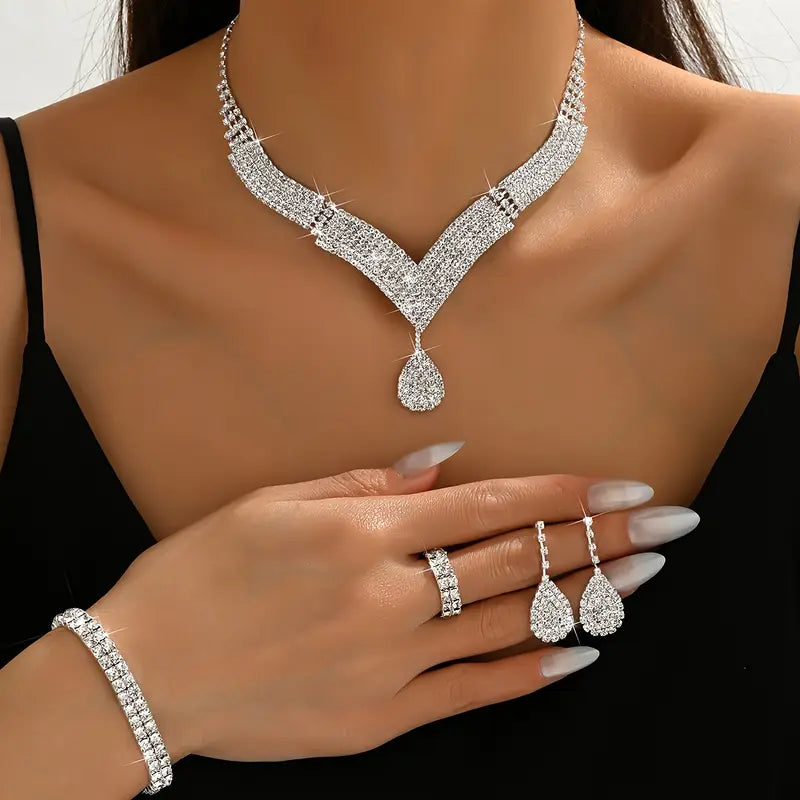 1 Necklace + 1 Pair of Earrings + 1 Bracelet + 1 Ring Four-Piece Jewelry Set Suitable for Casual Attire